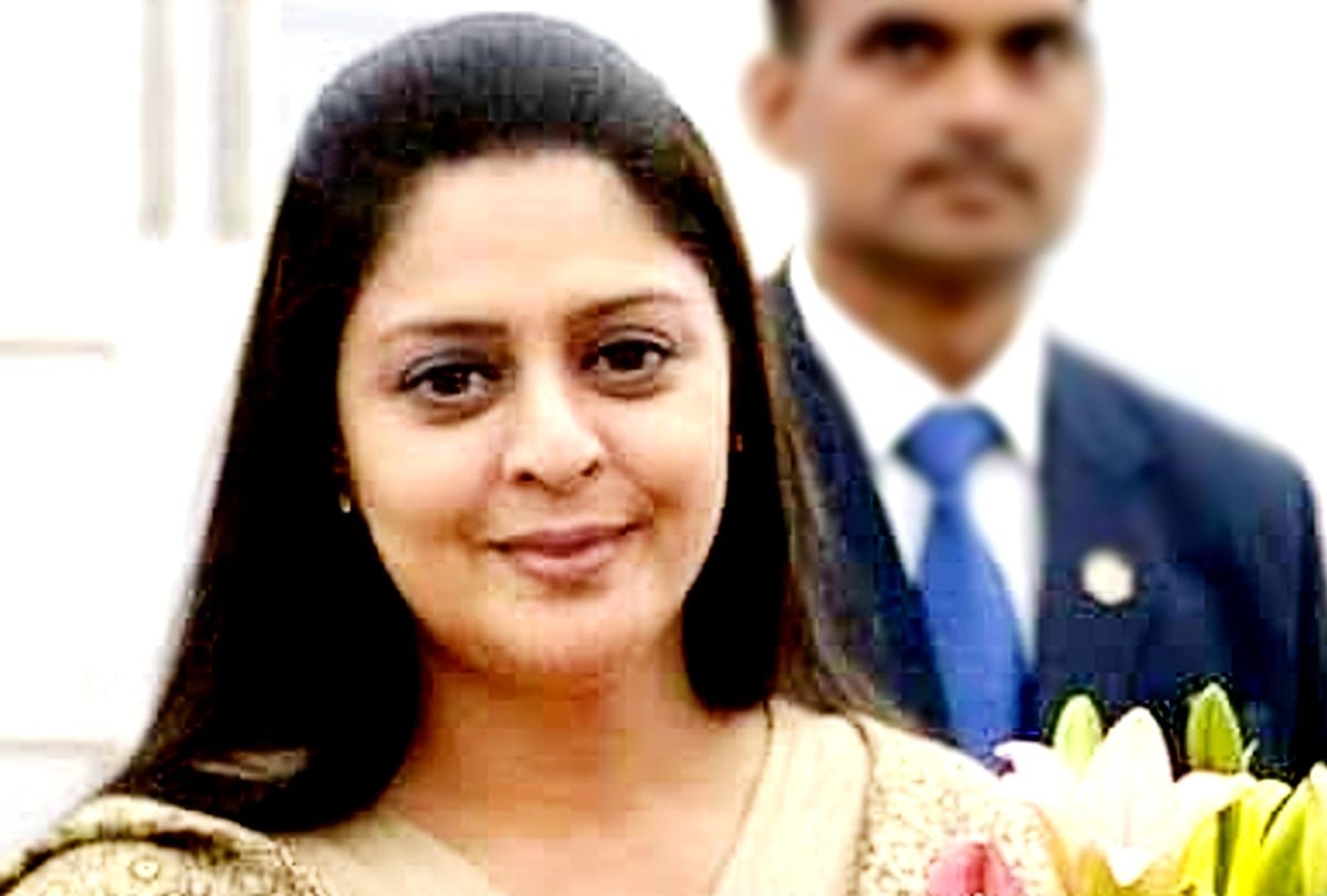 bollywood actress Nagma will campaign for Congress Candidate Pradeep Mathur in Mathura