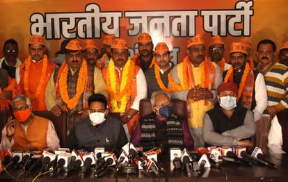 up election 2022 bjp Laxmikant Vajpayee in varanasi said Akhilesh Yadav is dreaming of Mungeri Lal samajwadi party RLD alliance