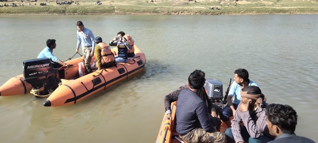 village,MP,river,team,up