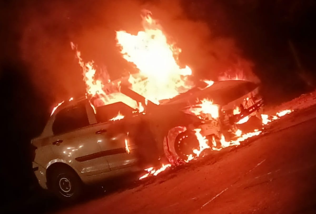 car caught fire on highway in jalaun