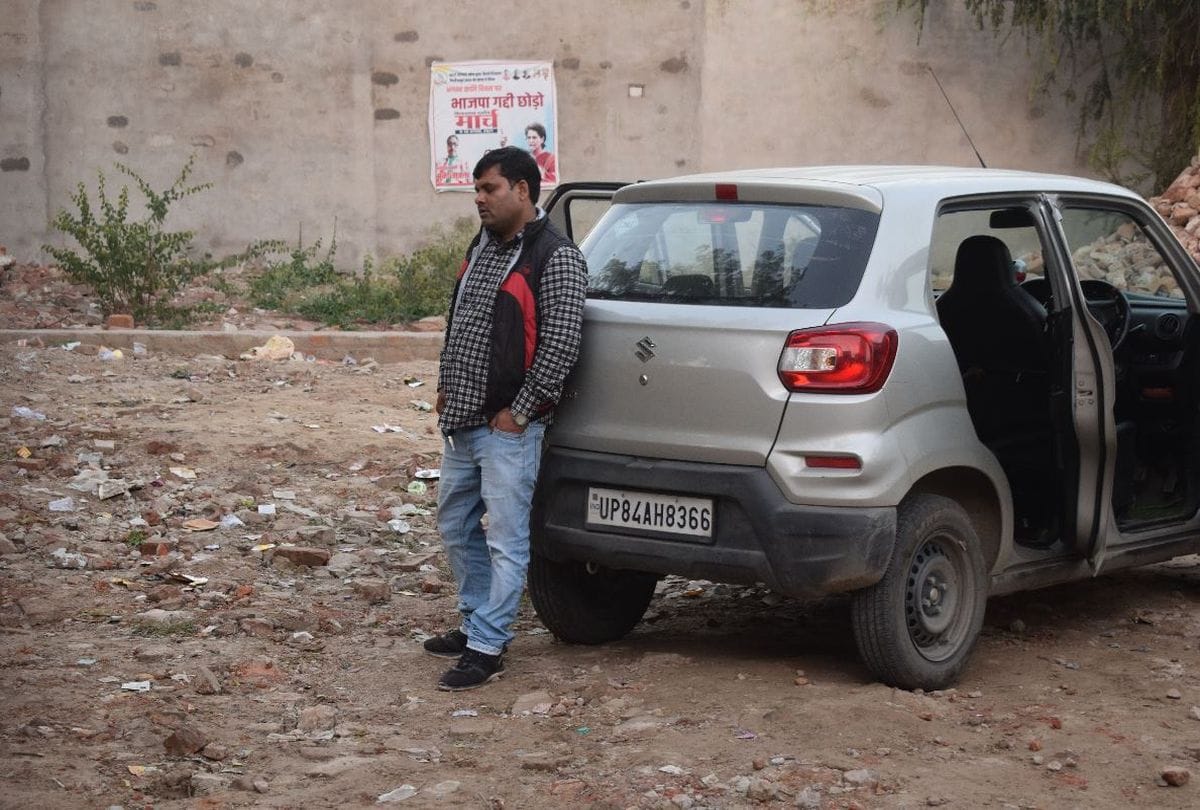 Congress leader threatens self-immolation after party cut his ticket in mainpuri
