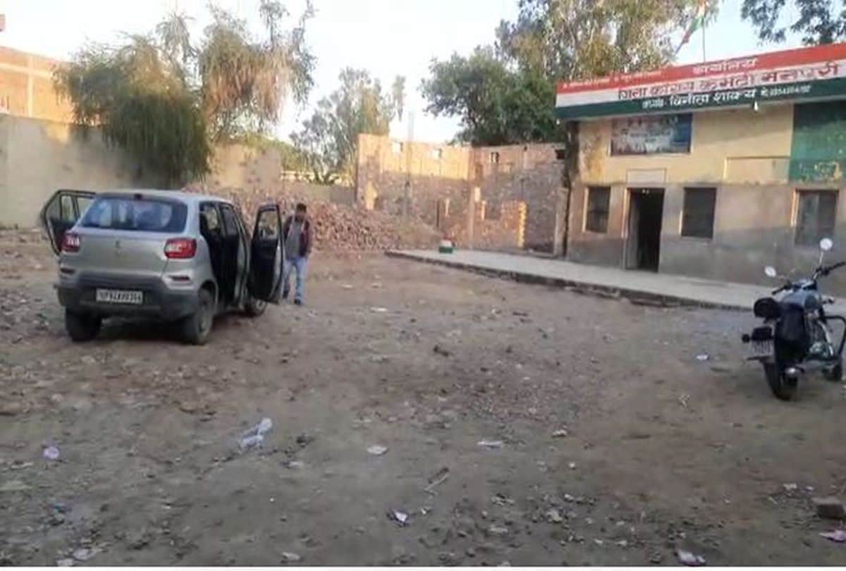 Congress leader threatens self-immolation after party cut his ticket in mainpuri