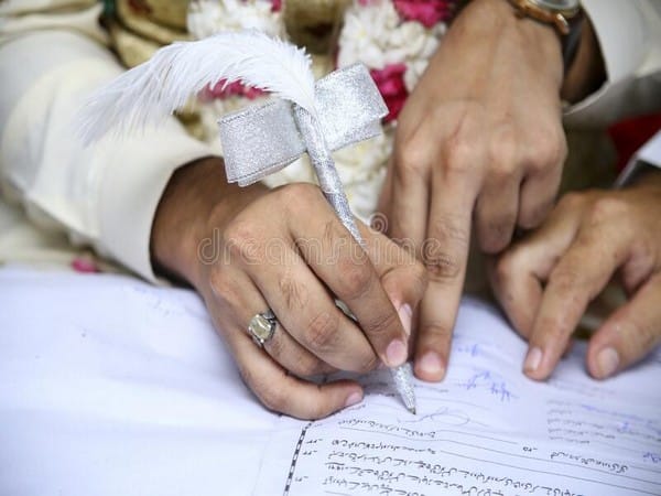 Fake court marriage to entangle the police before marriage with lover