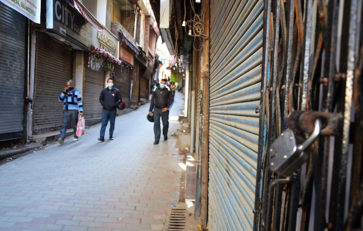 Bazaars in Solan remain closed on Sunday just essenyail commodity shops remained open