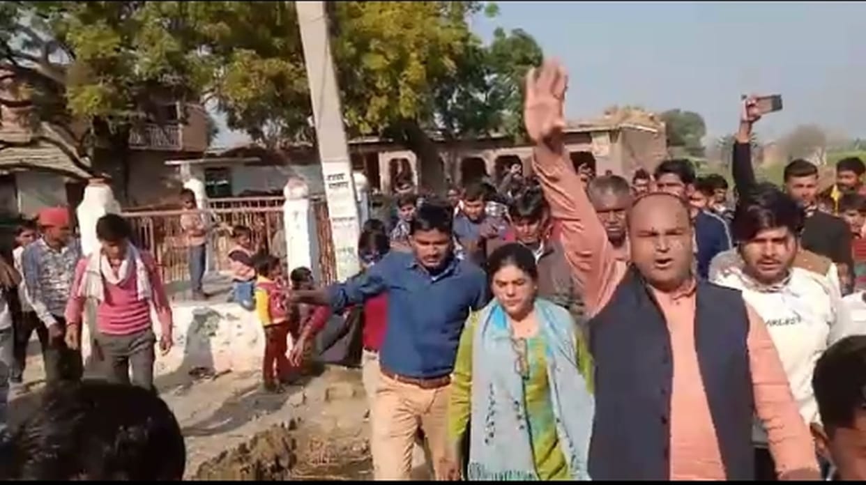 Scuffle between supporters of SP and independent candidates