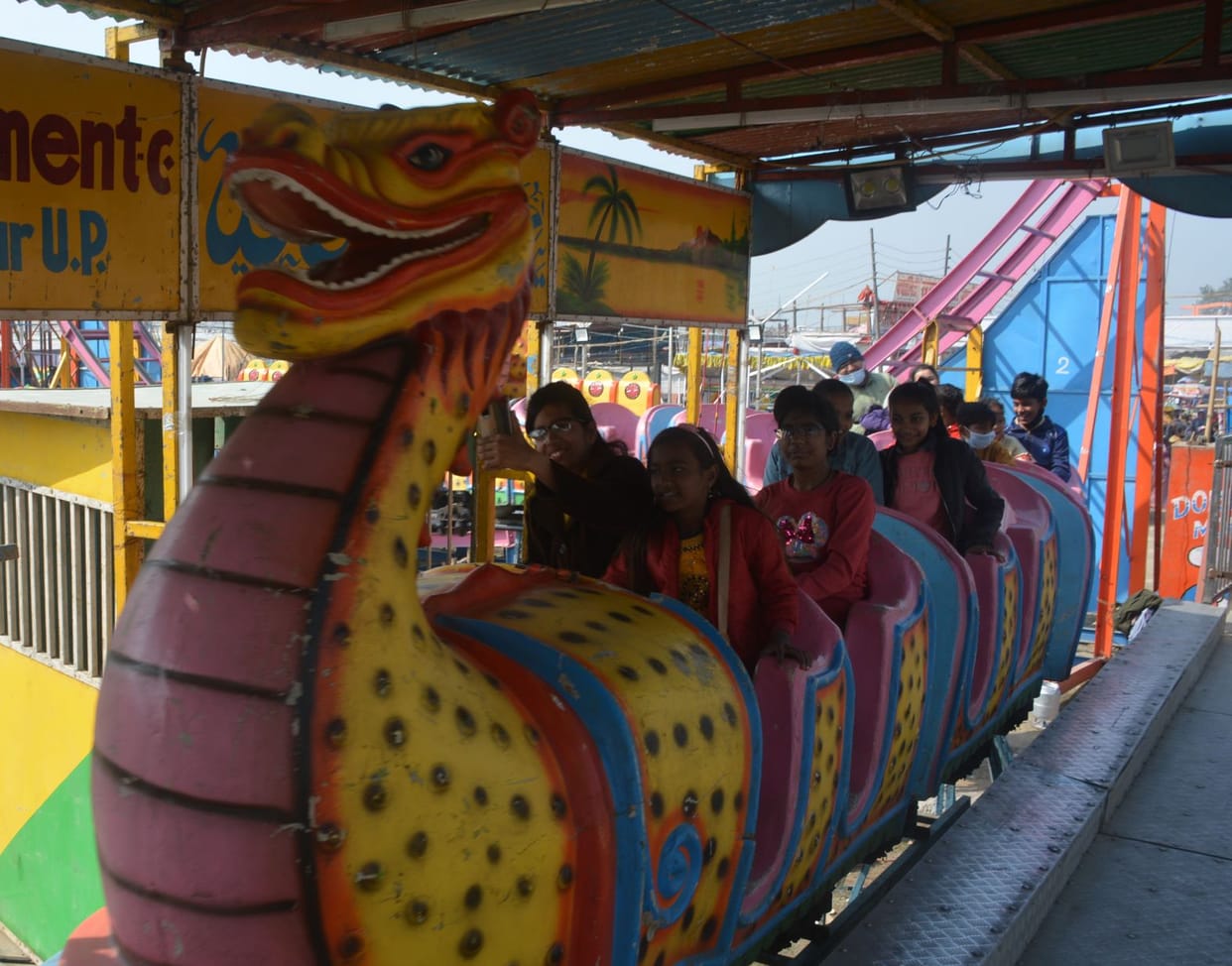 Weather clear, influx of devotees in the city of faith