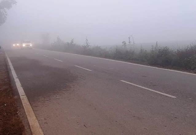 Winter continues, fog falls in the morning, sunlight comes out in the afternoon