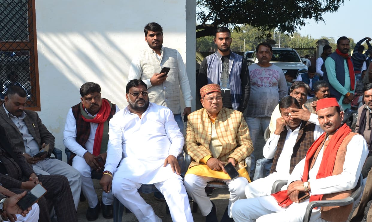 The ex-chairman, who was the representative of the BJP MP, gave support to the SP