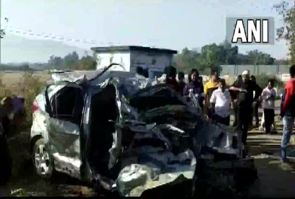 Five people killed in a collision between a car and a container truck on Mumbai Pune Expressway near Sheelatne village, Lonavla