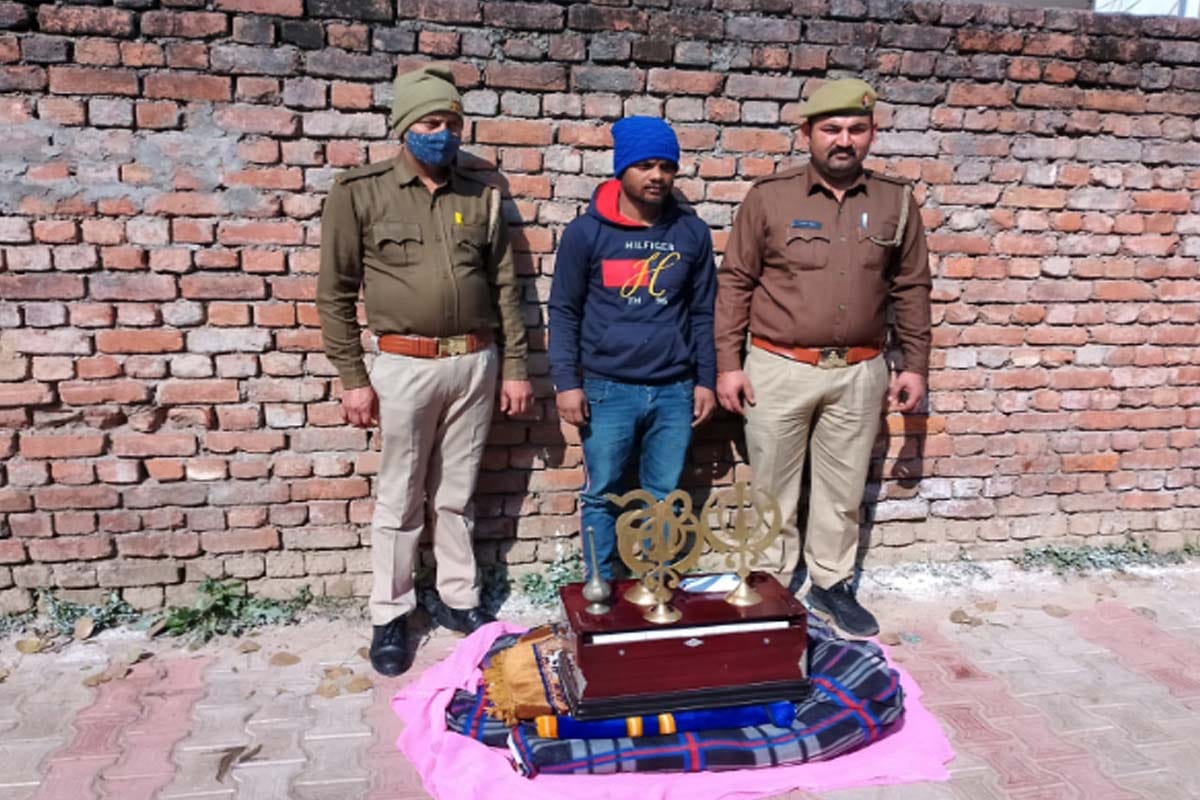 Meerut: robbry revealed at Guru Sahib in Gurudwara Sri Guru Kalgidhar, one accused arrested
