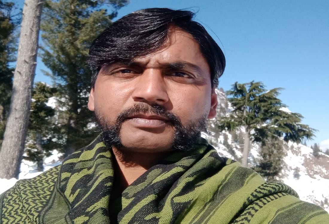 Army constable resident of varanasi dies in suspicious circumstances in Pathankot hotel mourning in village