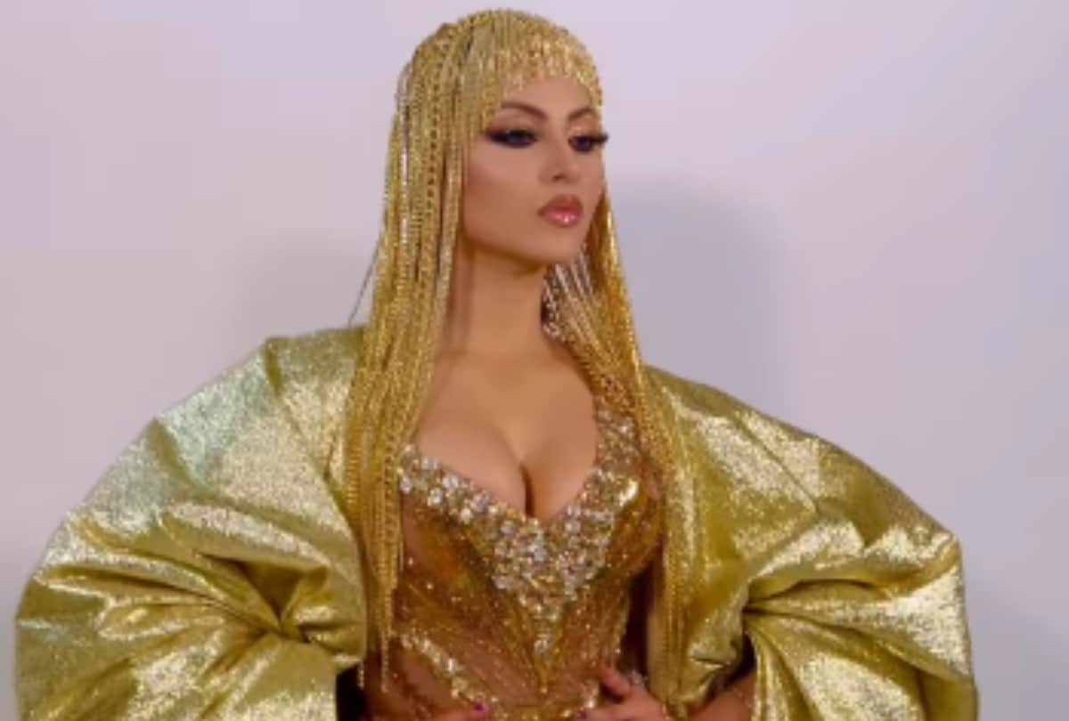 Urvashi Rautela wore gold diamond gown worth 40 crore in Arab Fashion Week