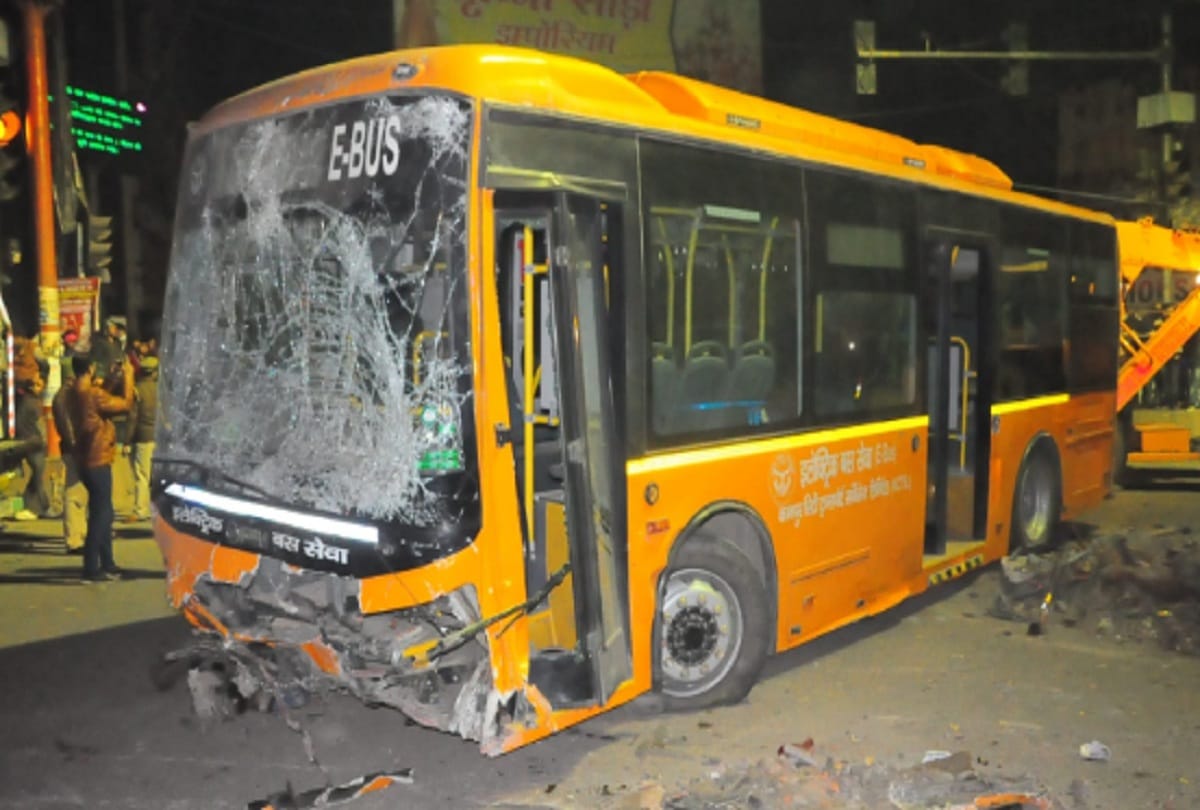 Six dead in Kanpur bus accident