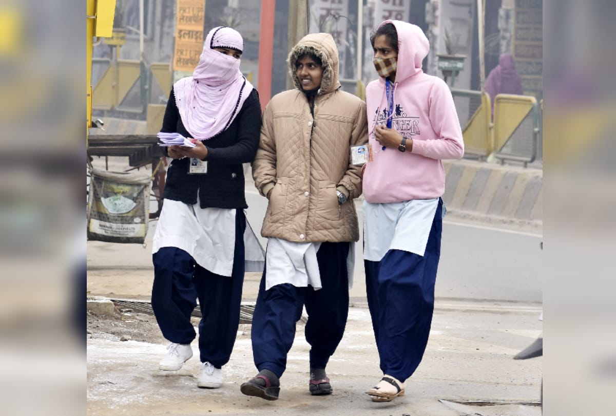 Weather Feeling cold like night in Gorakhpur