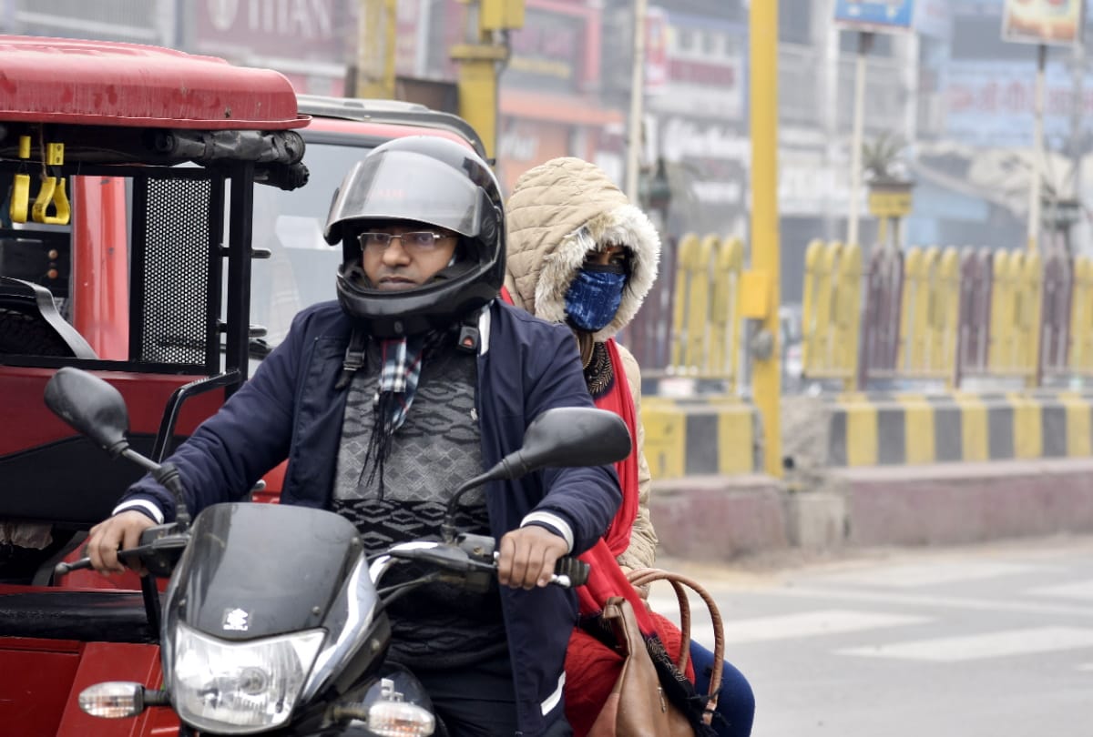 Weather Feeling cold like night in Gorakhpur