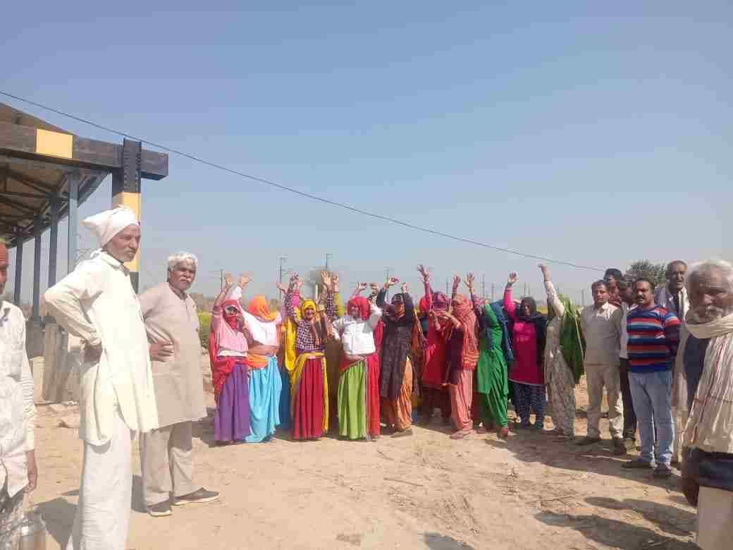 Villagers upset due to water filling in railway underpass, demonstrated