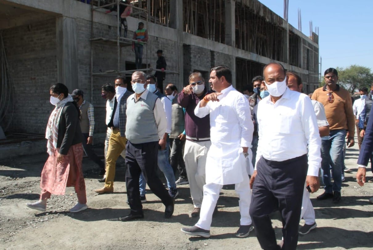 Indore: IDA President and Municipal Commissioner inspected the development works, reviewed the progress of construction and gave necessary instructions