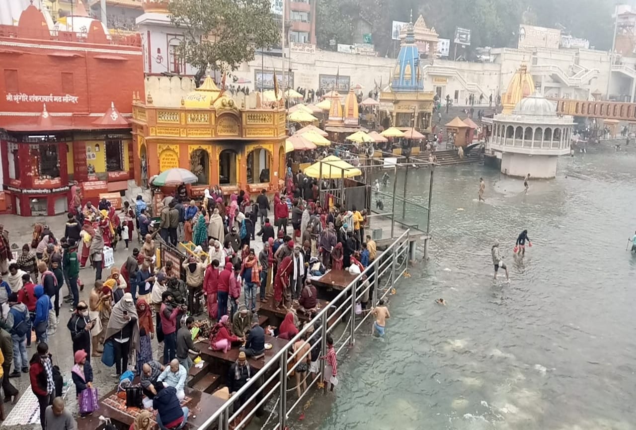 Somvati Amavasya 2022: Holy bath in Haridwar today, see photos