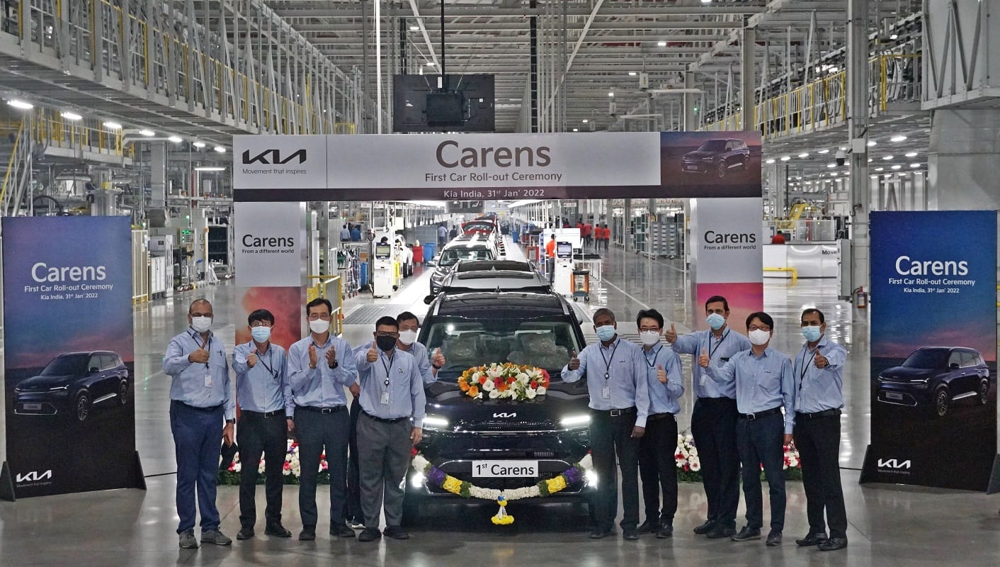 Kia Carens Bookings So Far Kia Carens bookings cross 50000 mark Kia Carens Variants