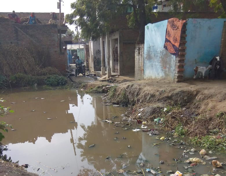 Water filled till the lanes of Dhaniyapura and the doorstep of houses