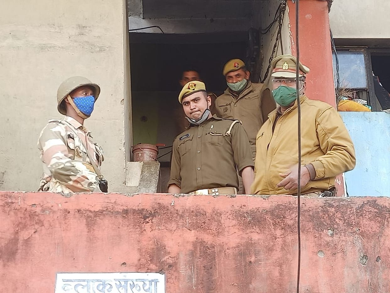 Police raided Kanshi Ram Colony with paramilitary forces