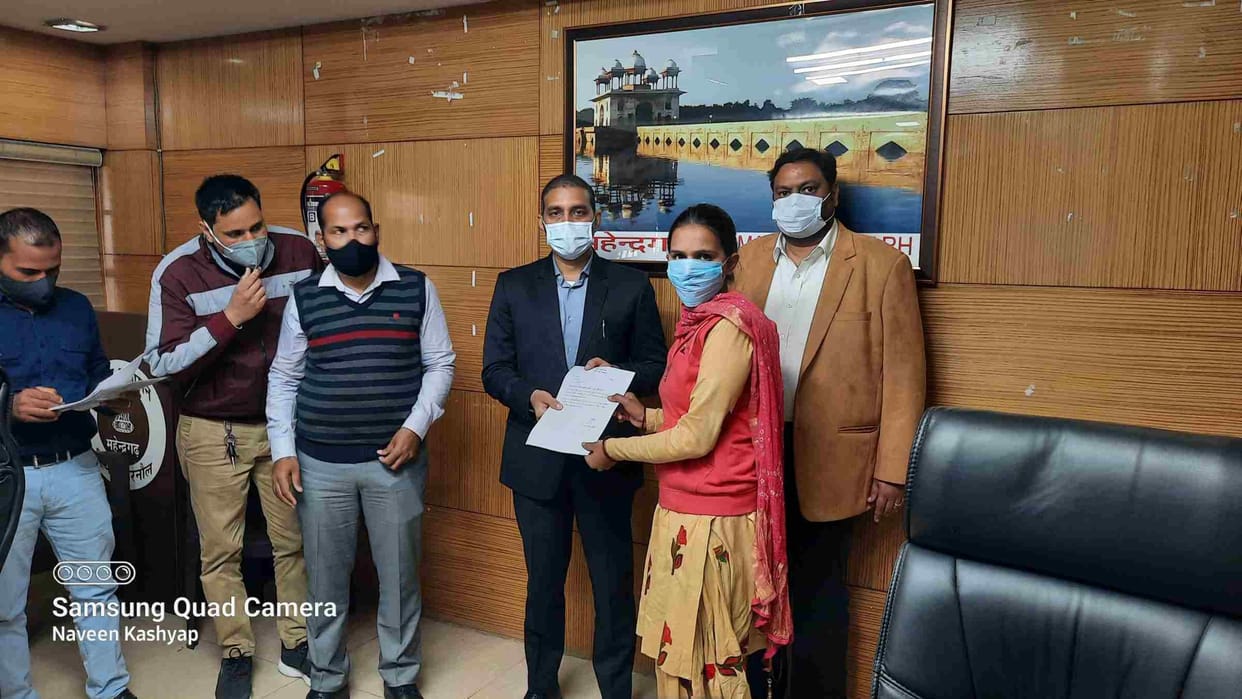 The government will pay the premium for the insurance and pension scheme of the economically weaker sections