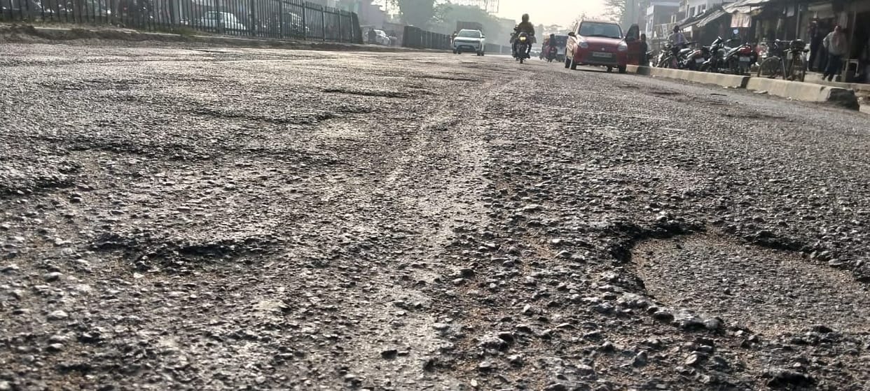kanpur lucknow highway becomes  jarjar