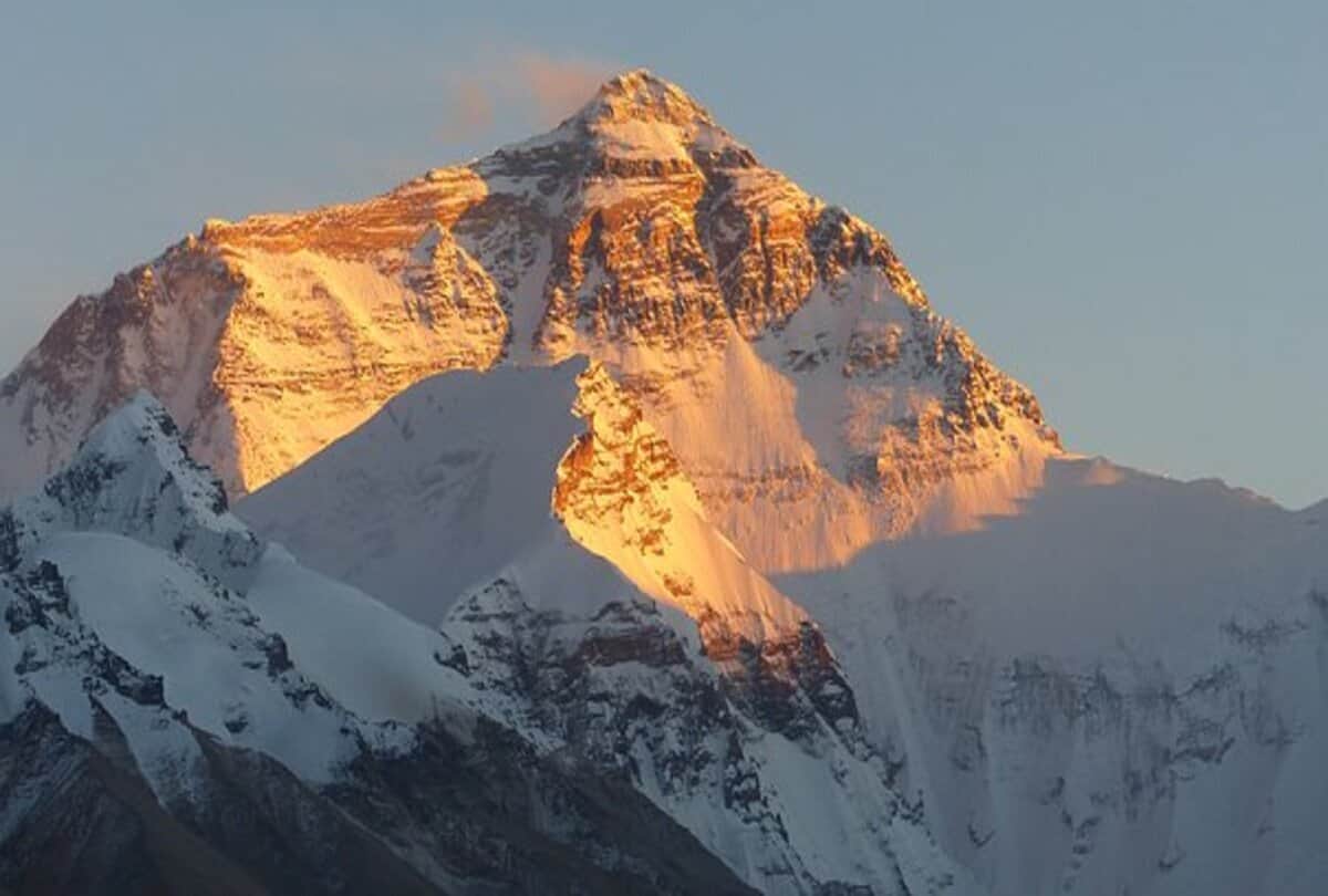 intresting facts about world highest peak mount everest that you will be shocked