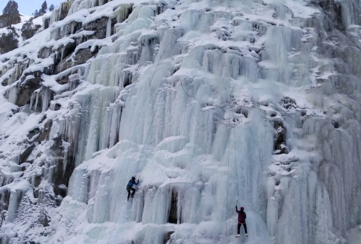 sri lanka youth take ice climbing training in minus temperature in lahaul spiti himachal pradesh