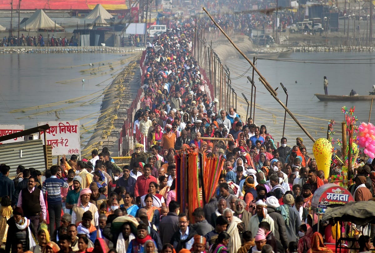 Mauni Amavasya: Millions of devotees gathered for a silent dip at Sangam