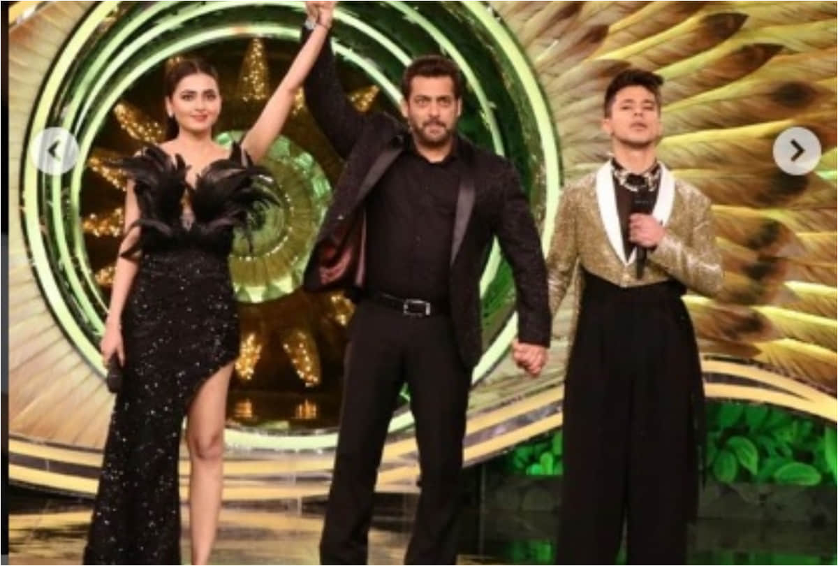 bigg boss 15 winner tejasswi prakash glamorous bold look in pic proves she is fashionista