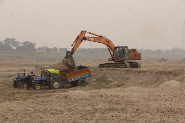news impact Ban on sand mining across Ganga in Varanasi DM kaushal raj sharma issued notice to mining officer