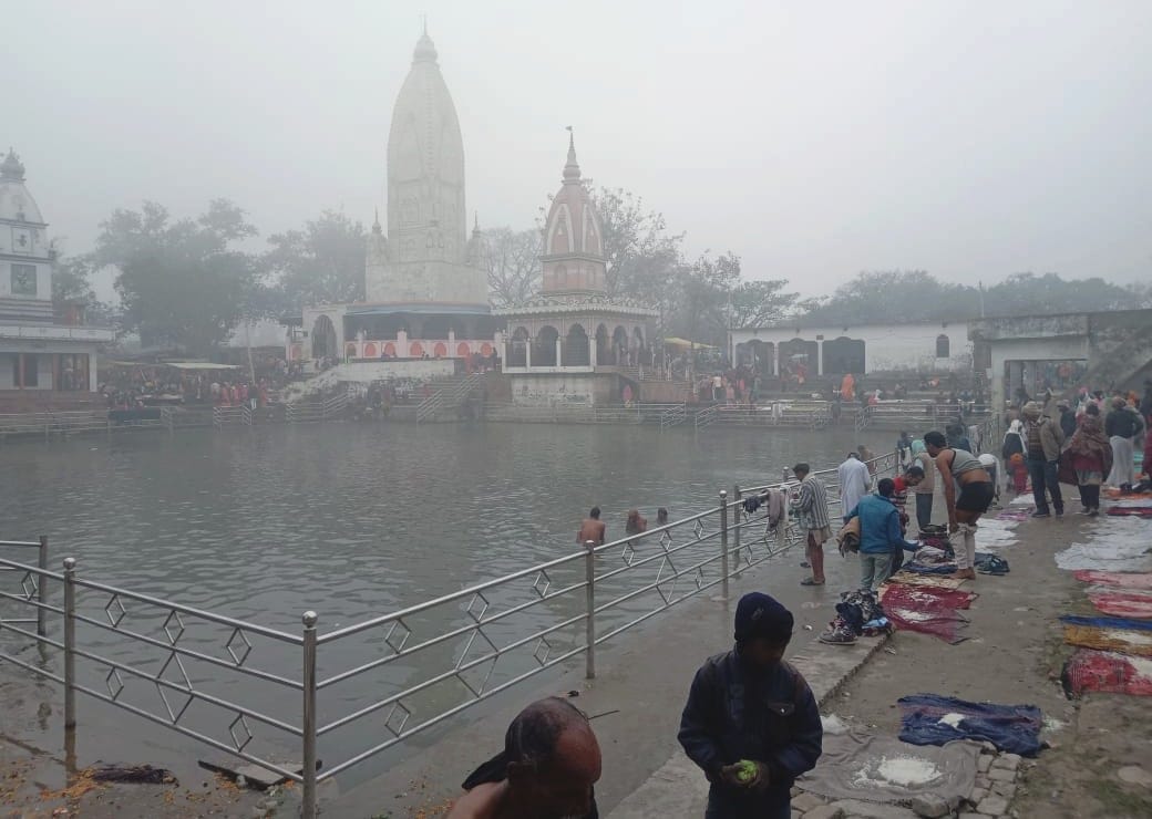 Devotees take a dip of faith in the lakes on Mauni Amavasya