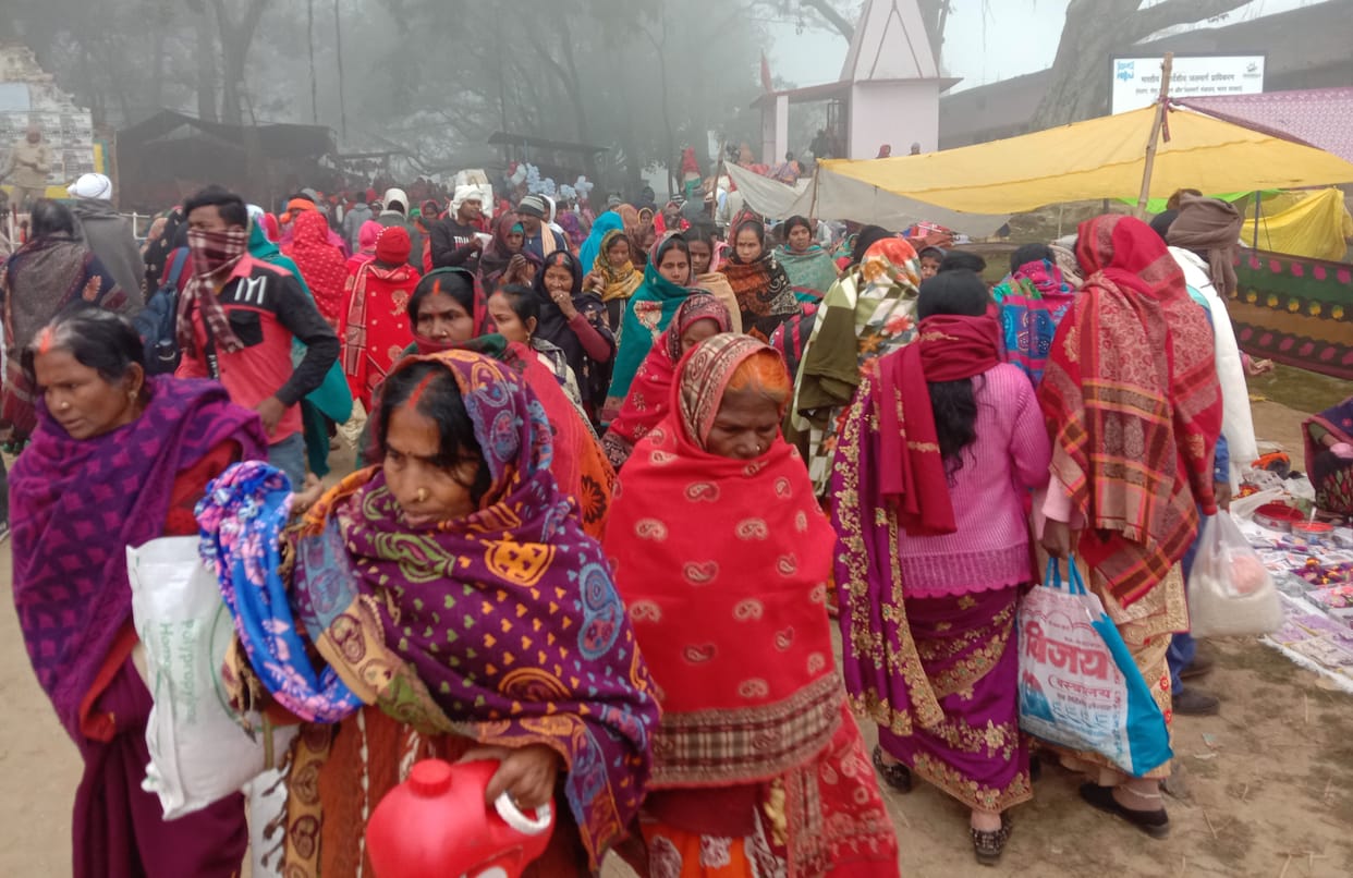 Bypassing the cold and fog, faith grew on the ghats