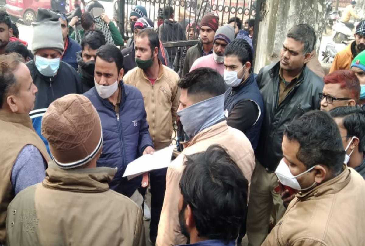 Bulandshahr broker attacks arto accused ran away after furor police file case
