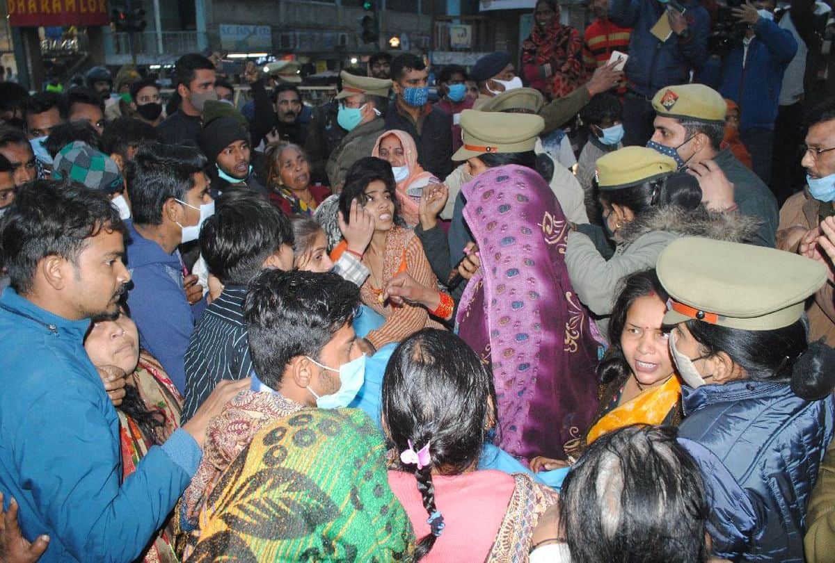 Police Beaten Auto Driver Death In Agra Family Blams Murder