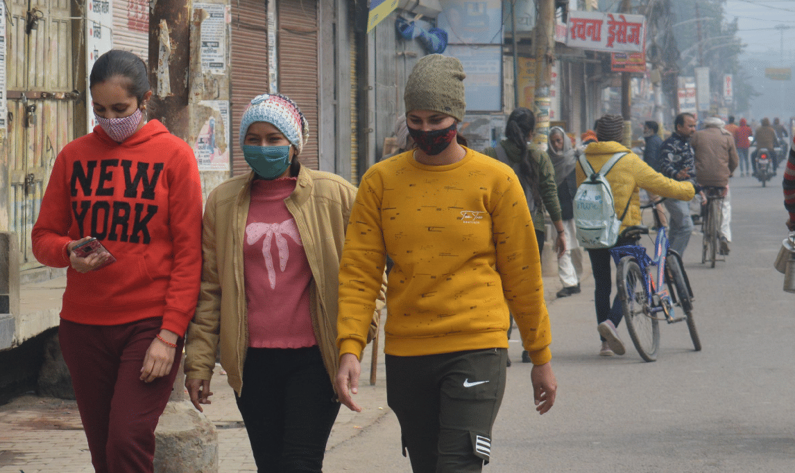 Hardoi: After the fog cleared, the sunshine gave relief from winter