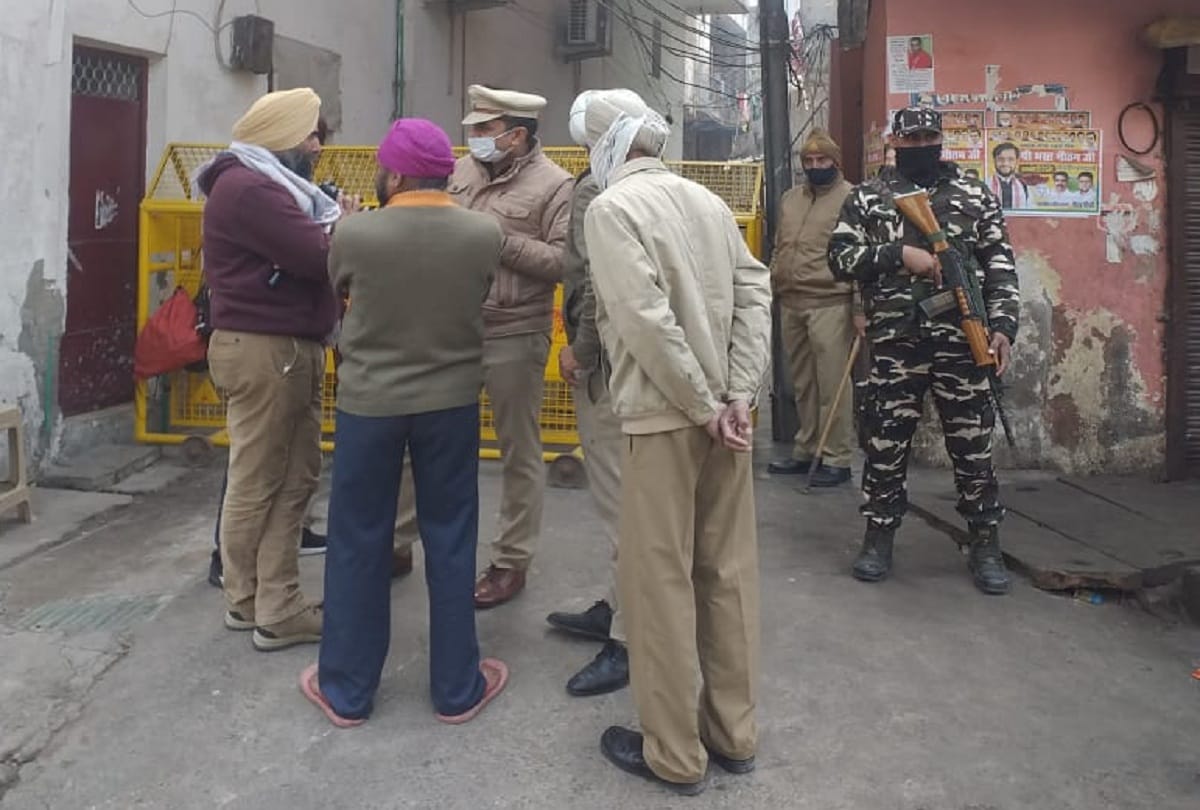 Delhi vivek vihar sexual assault case Nihang Sikhs reached Kasturba Nagar from Punjab After rumours Section 144 imposed