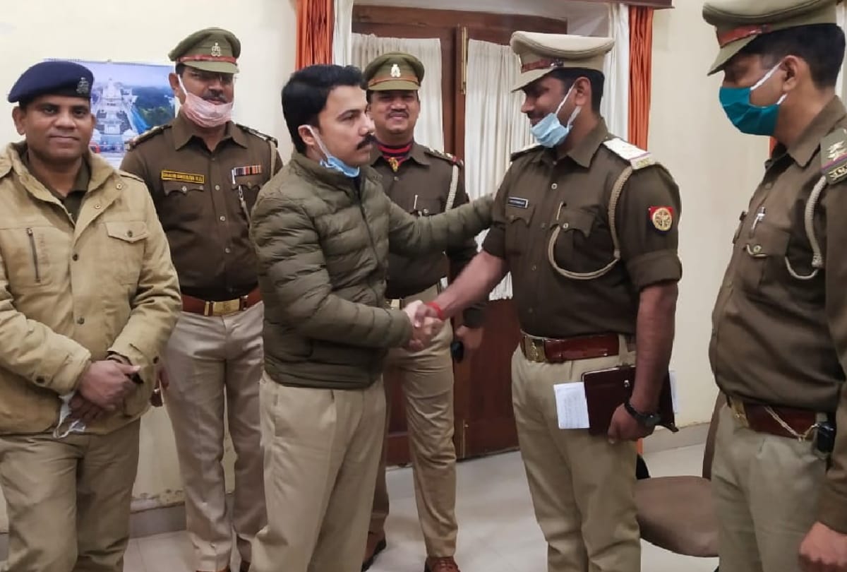 Team honored for busting car theft gang