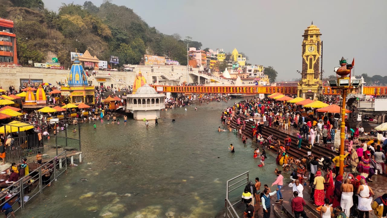 Makar Sankranti 2023 Ganga Snan Date, Muhurat, Place Visit Famous Ganga Ghat in Hindi