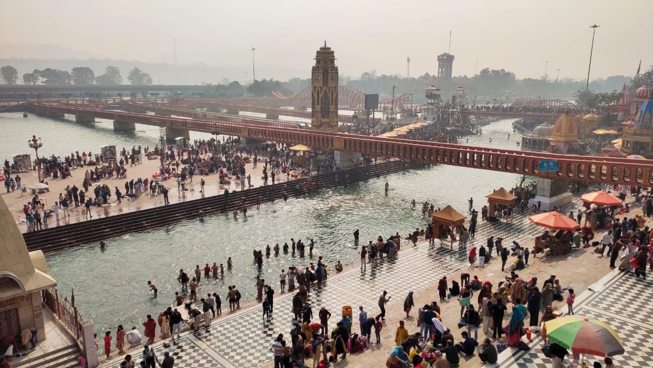 Haridwar: Ganga Snan on Mauni Amavasya, watch photos