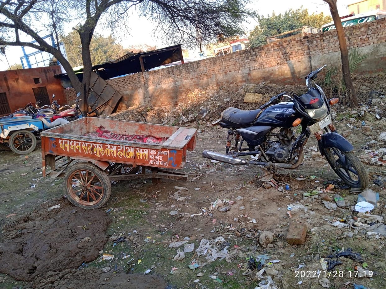 Bike street driver, full challan, yet half the goods will be available