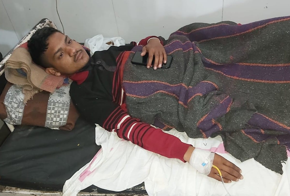 Chhatarpur: The young man had gone for a walk on the banks of the pond with friends, was injured due to a bullet in the leg