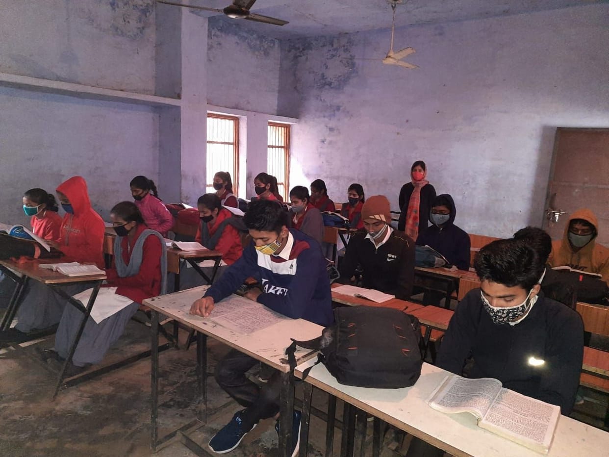 Offline studies started in schools, the number of students was less on the first day