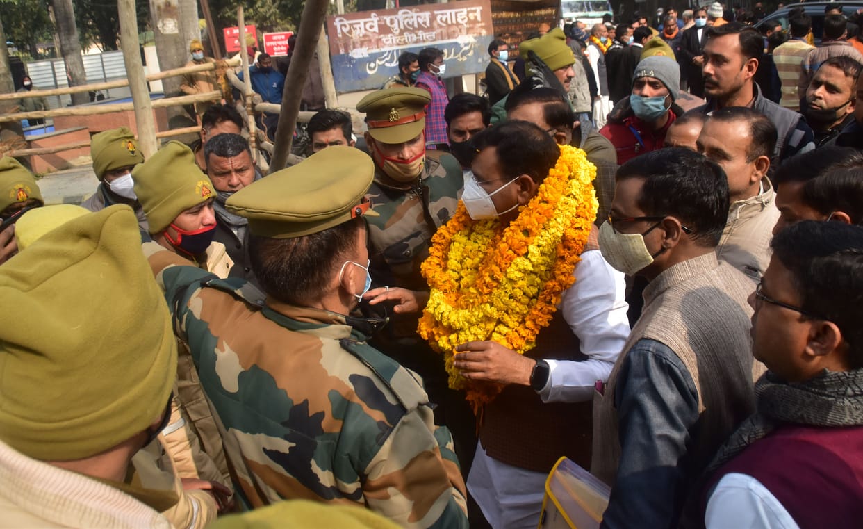 Sanjay Gangwar, Vivek Verma, Anees Ahmed, Divya Gangwar, Harpreet Singh Chabba and Ishwar Dayal Paswan filed nominations.