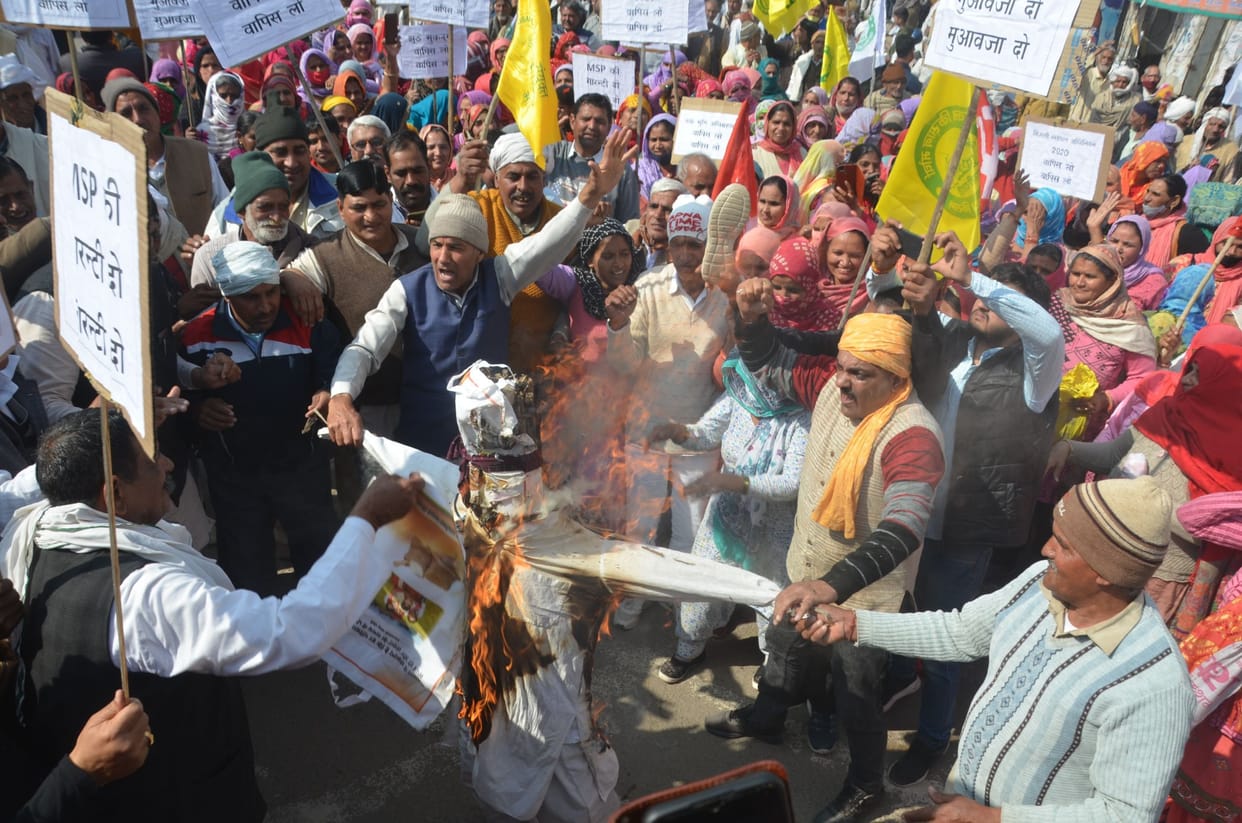 Farmers protested and shouted the movement