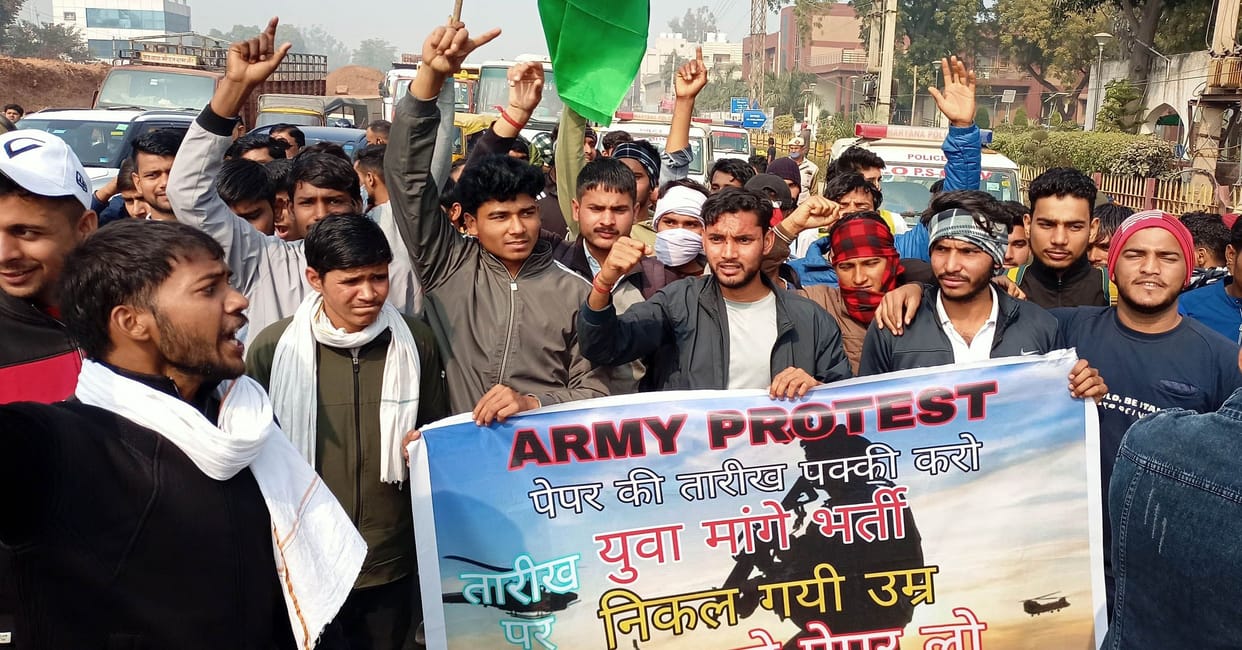 Demonstration against the closure of army recruitment