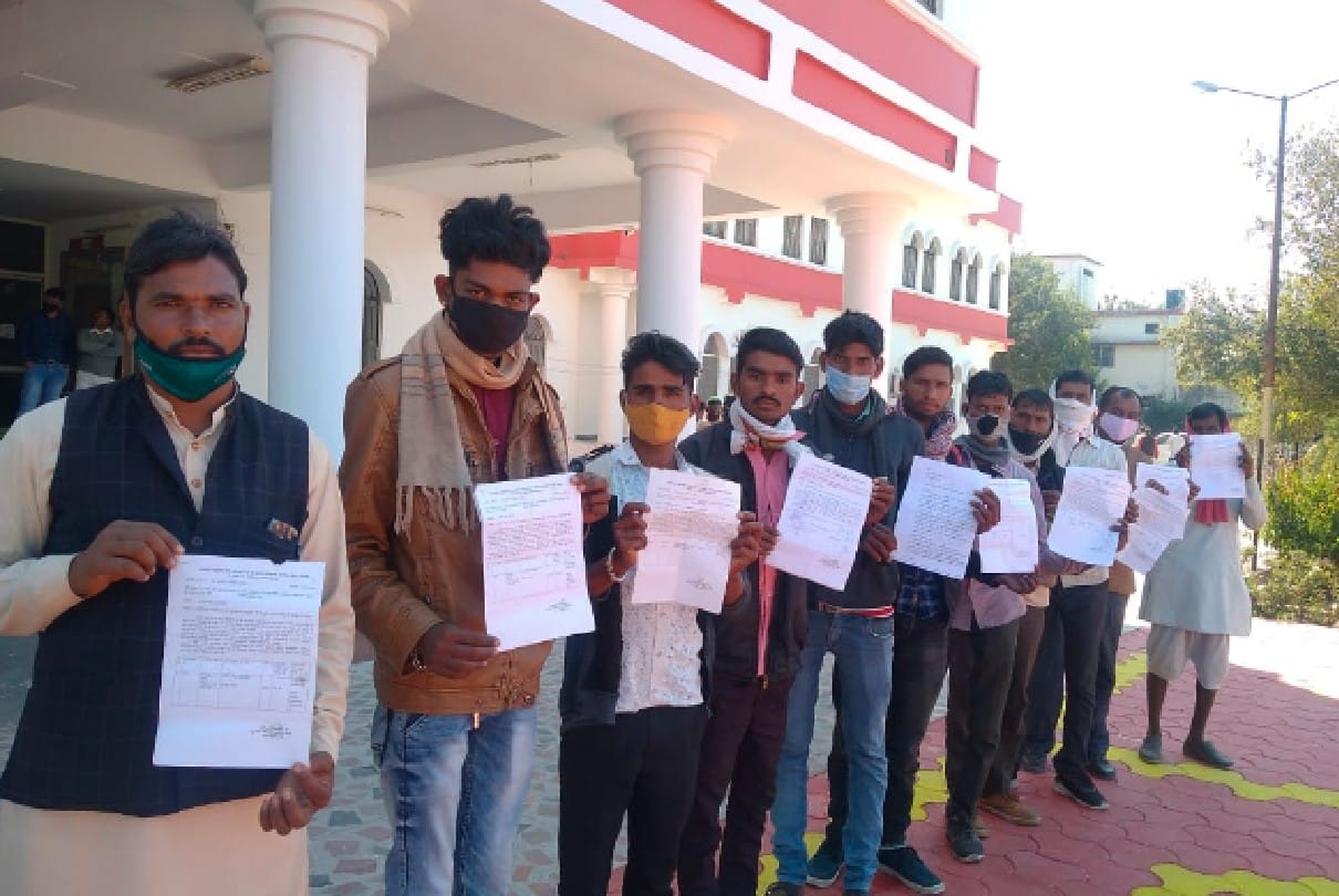Public hearing in Sehore: Administration gave notices to vacate land and houses, villagers are demanding adequate compensation amount