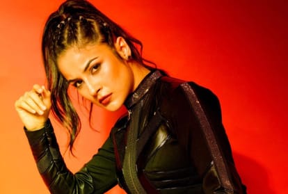 Bigg boss 13 fame Shahnaaz Gill shared pictures in a black outfit fans said Sher Ki Sherni