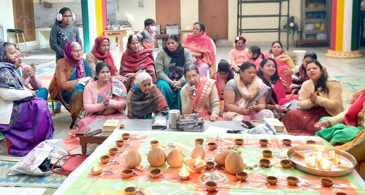 Aarti of Lord Adinath with 48 lamps